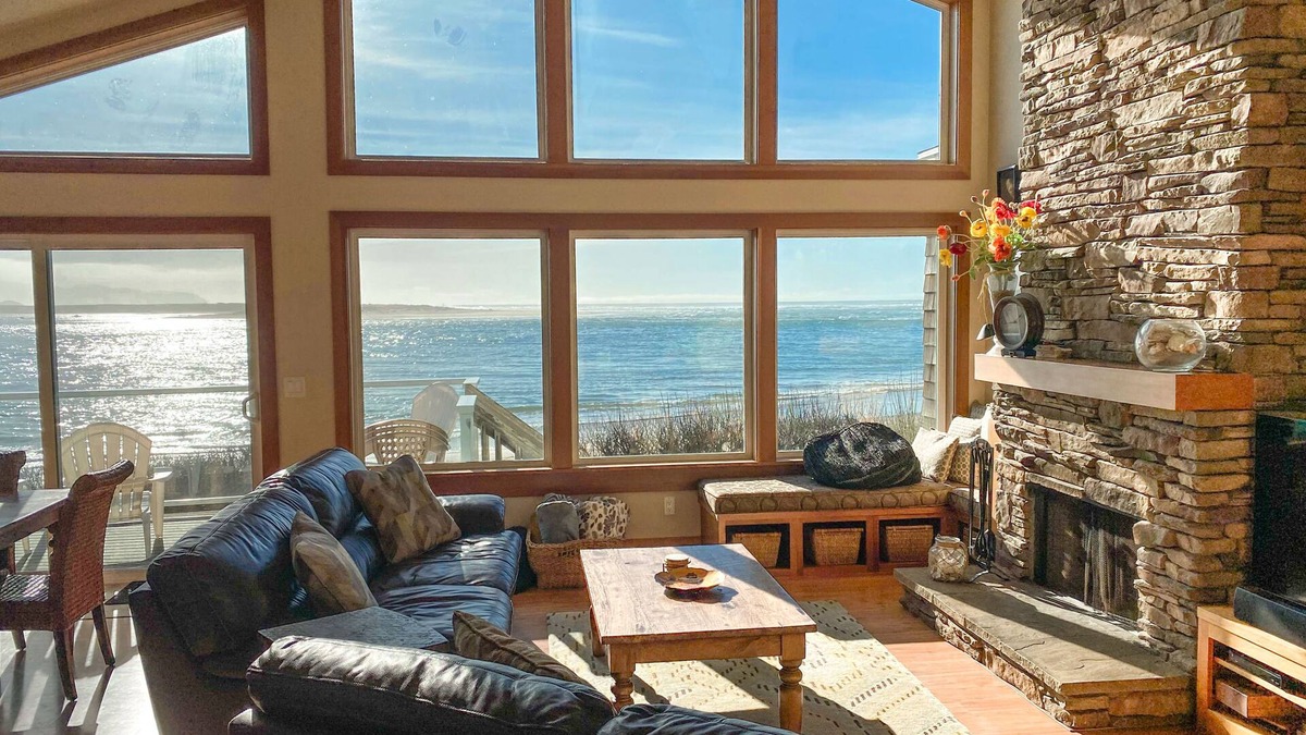 Happy Camp Hideaway House | Beachfront! Beautiful home with amazing views!