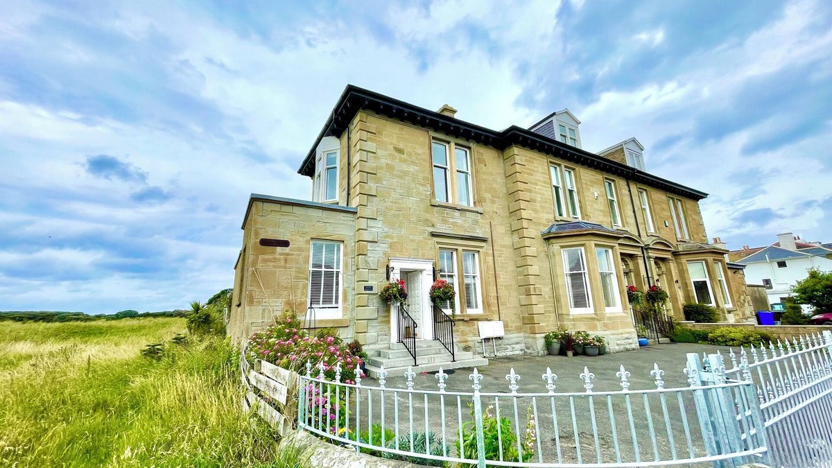 Troon House | Beachfront Bliss - 4-Bed Seaside Villa Near Royal Troon Golf