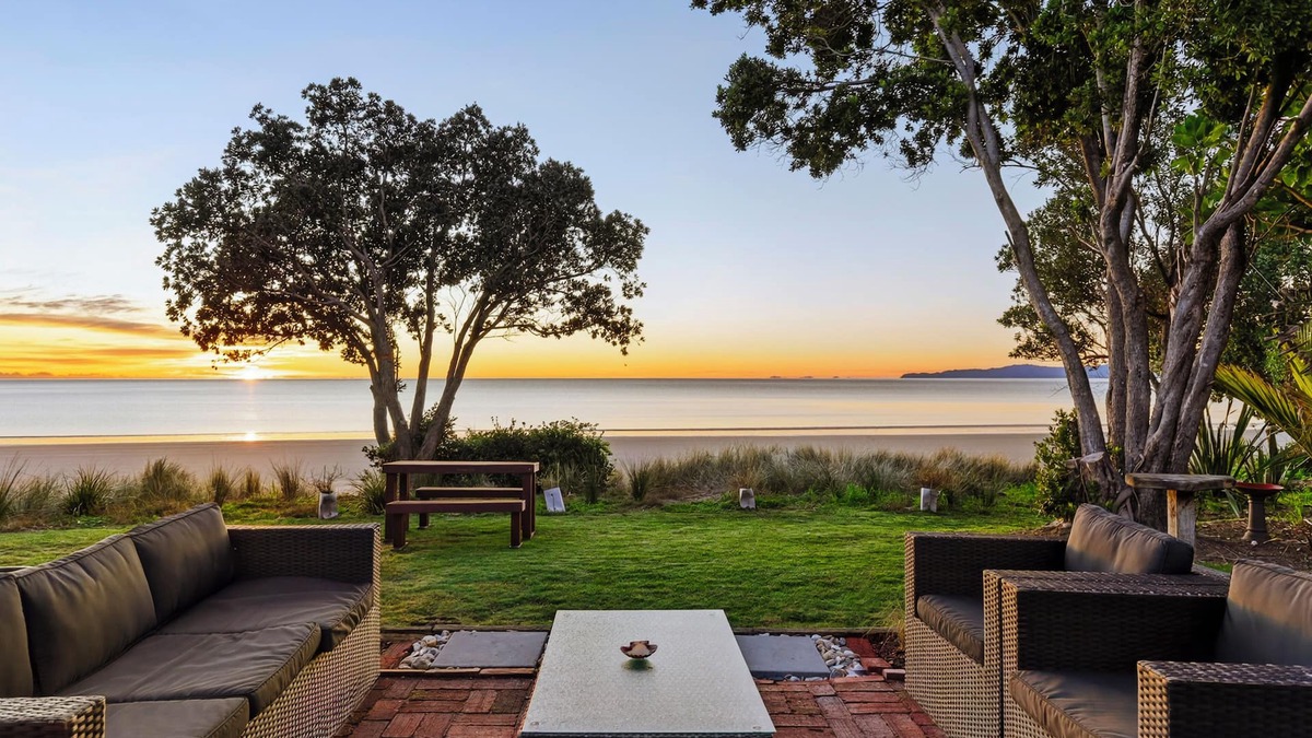 Parapara House | Beachfront Bliss, Parapara. Stunning beachfront home. Family and pet friendly.