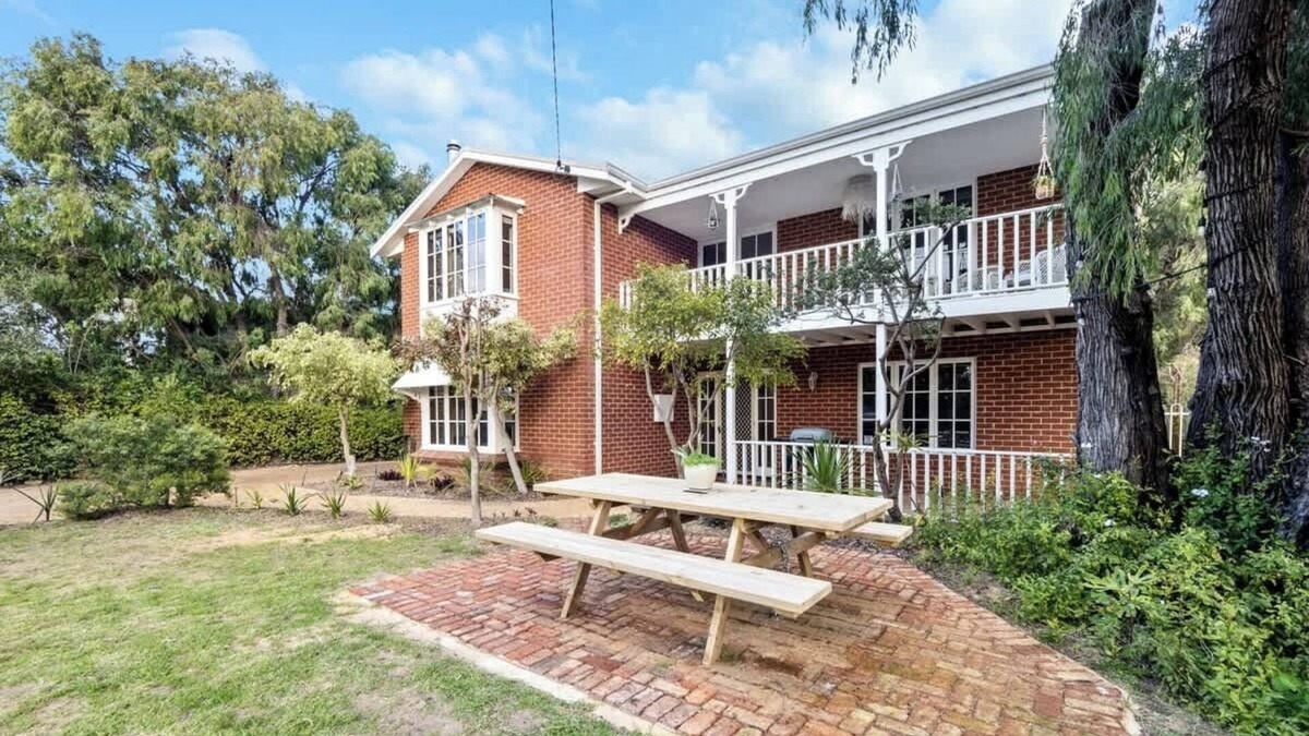 Abbey House | Beachfront Bliss, shoreside Geographe bay