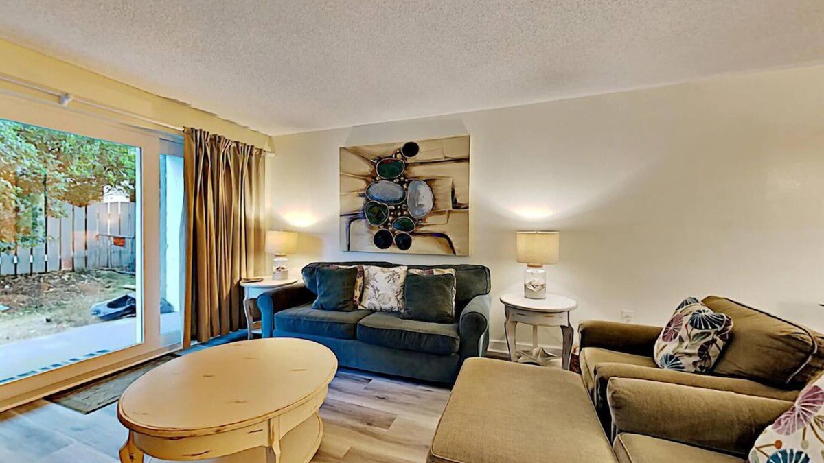 Fort Walton Beach Condo | 🌅Beachfront Building-Walk2Beach-Pool+HotTub-Sea Oats 111🌅