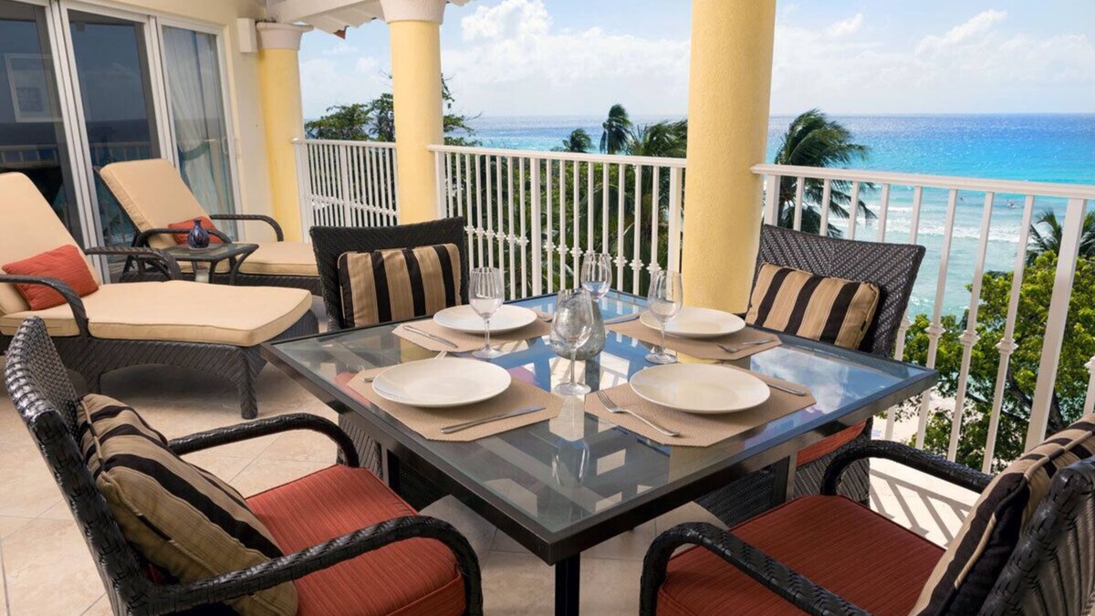 Dover Apartment | Beachfront Condo with Pool - Sapphire 511
