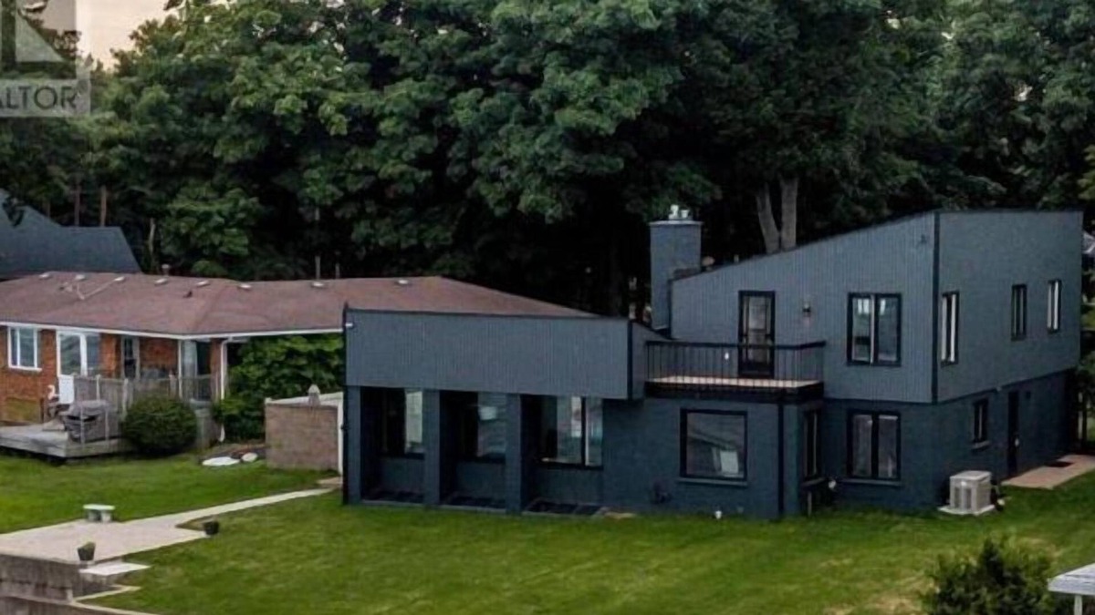 Port Colborne Cottage | Beachfront