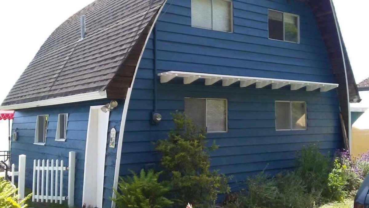 Langley Cabin | Beachfront cabin, no bank waterfront close to Langley-eagles & whales