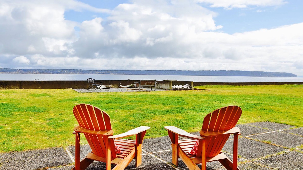 Bells Beach House | Beachfront Cabin on private, secluded Bells Beach 5 minutes from Langley Village
