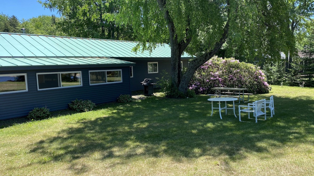 Cold Brook Cottage | BEACHFRONT CAMP WITH SANDY BEACH ON HINCKLEY LAKE- FAMILY FRIENDLY