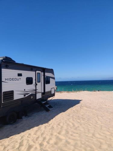 Punta Arenas House | Beachfront Camper, Bahia Turquesa BCS