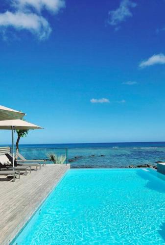 La Mivoie Apartment | Beachfront Chic Penthouse