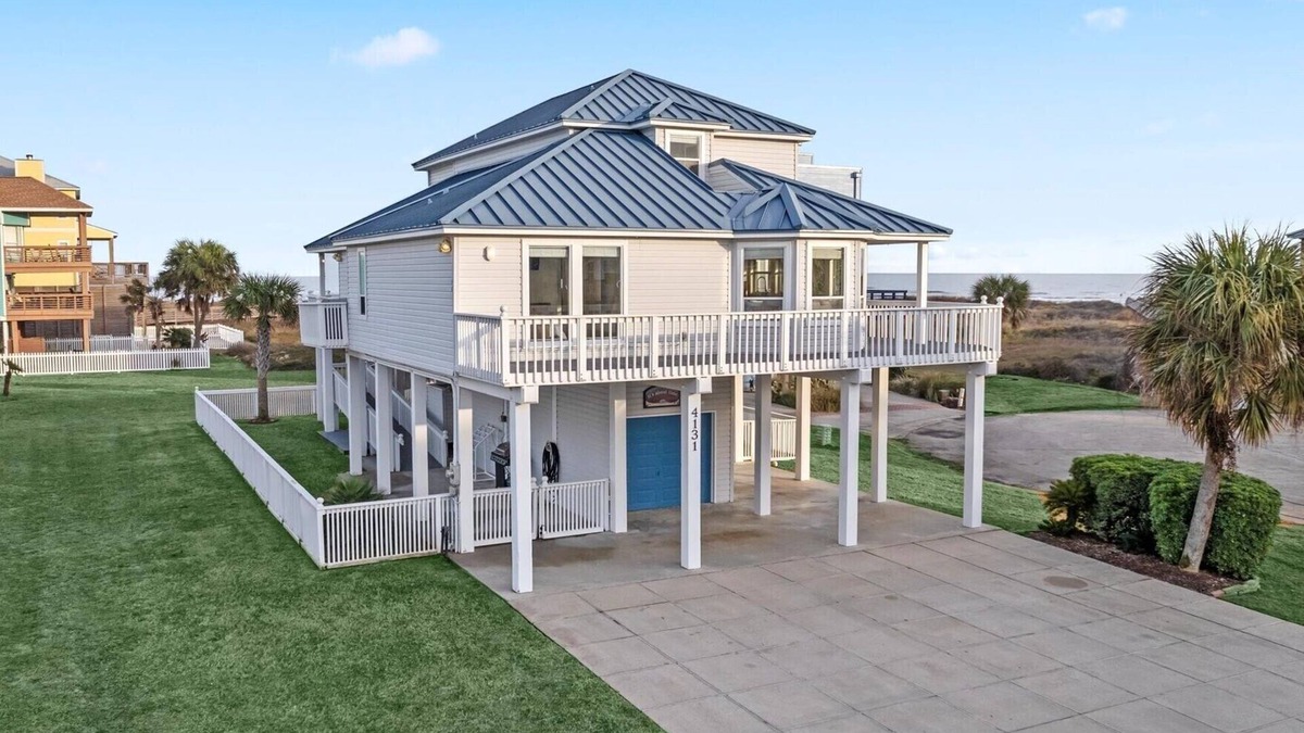 Pointe San Luis House | Beachfront | Community Pool | HotTub | Fenced Yard