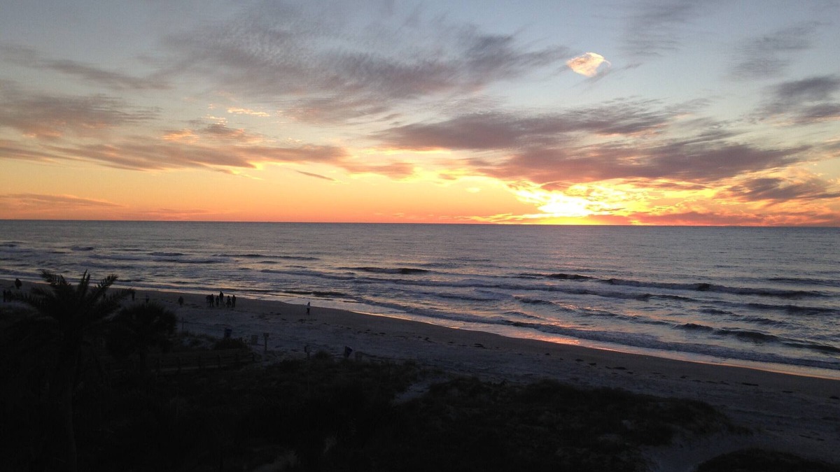 Indian Rocks Beach Condo | Beachfront Condo w/breathtaking full ocean & pool views, Top Flr, Small complex