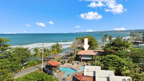 Guaniquilla Apartment | Beachfront Condo at Villarena Resort