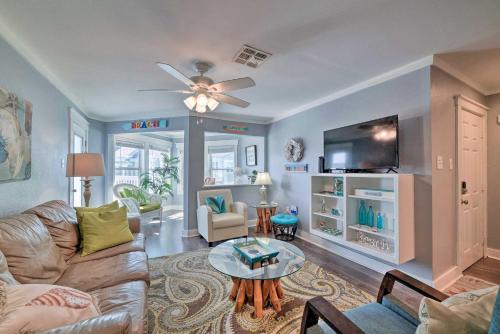 Port Aransas Apartment | Beachfront Condo in Port Aransas Pets Stay Free