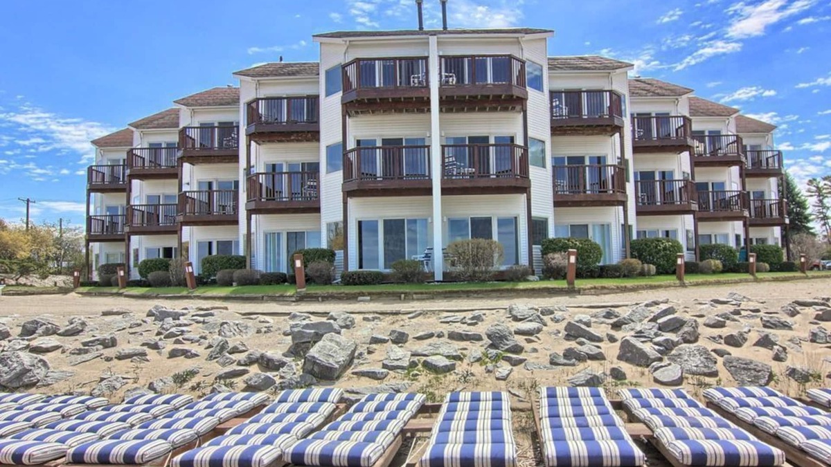 Traverse City Condo | Beachfront Condo on Grand Traverse Bay
