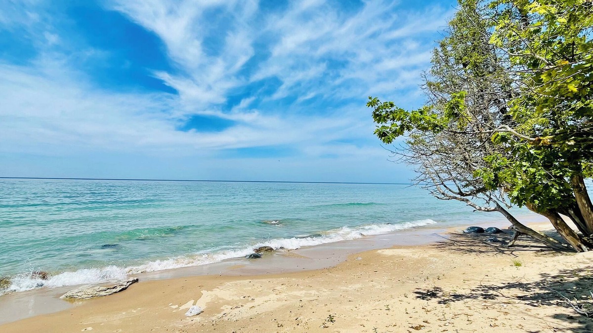 Good Hart Cottage | Beachfront Cottage along Lake Michigan Shores