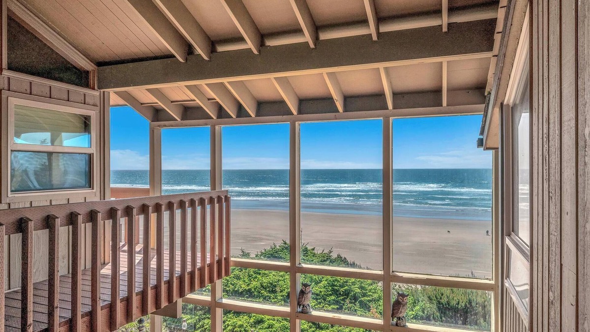 Seal Rock House | Beachfront Cottage with Easy Beach Access in the Heart of Seal Rock
