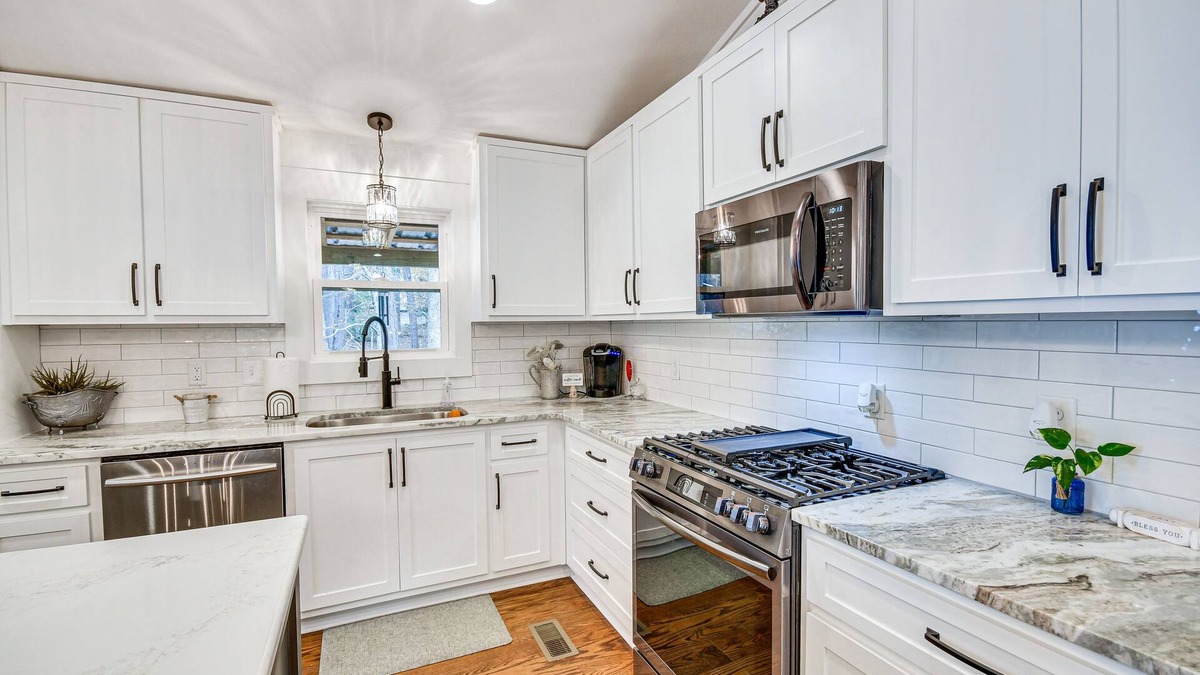 Pleasure Point House | Beachfront Dadeville Family Escape on Lake Martin!