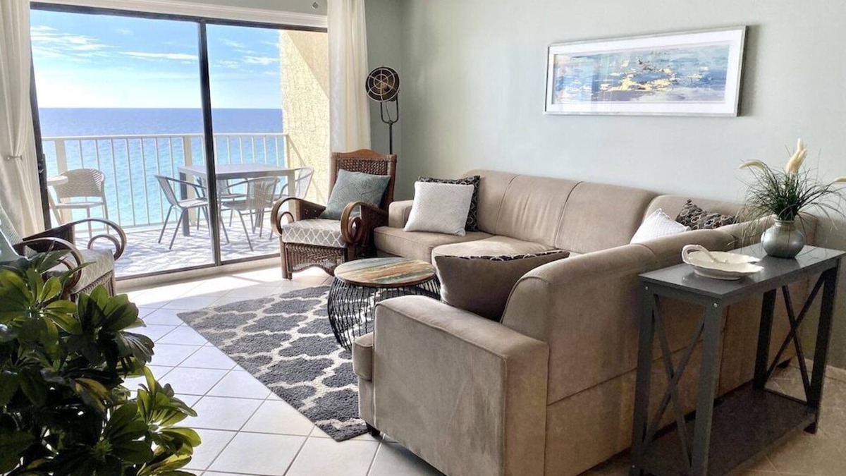 Crescent Beach Condo | Beachfront Dream! Free Beach Service & Completely Remodeled! Pool & Tiki Bar