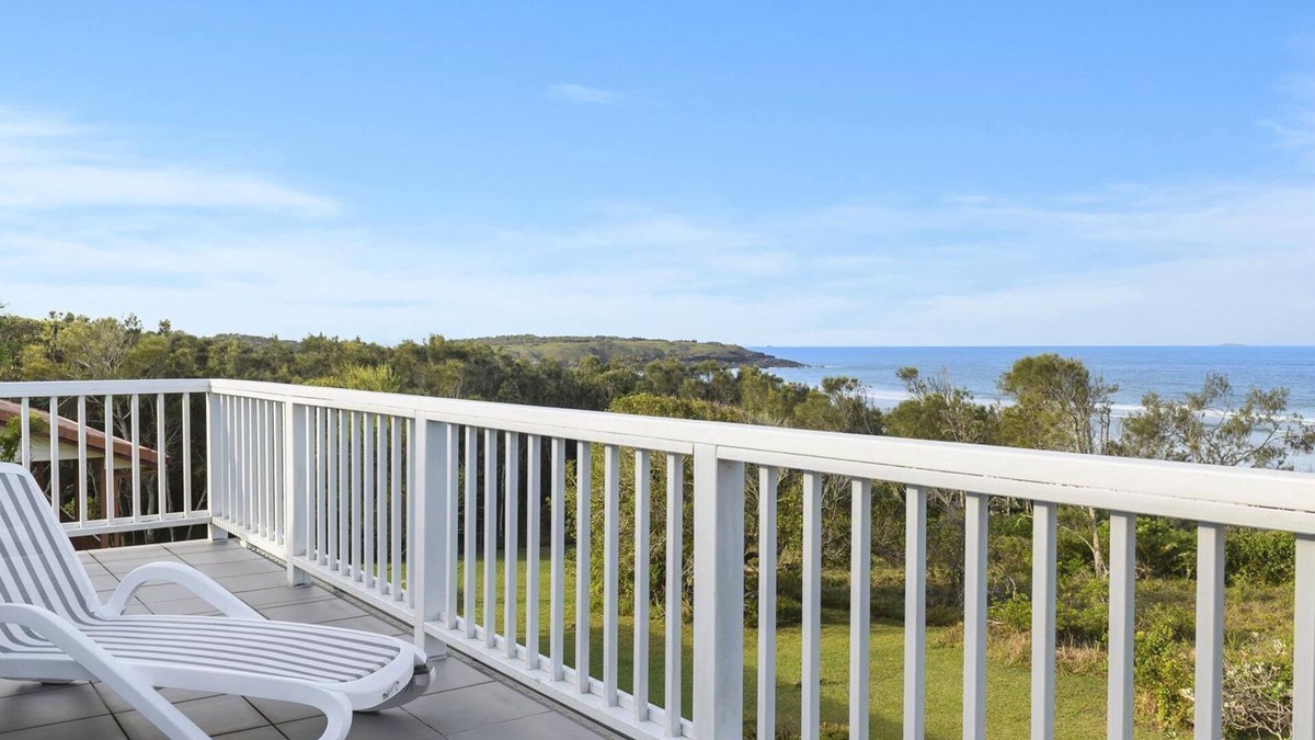 Arrawarra Headland House | Beachfront Family Friendly Property at Mullawarra Beach