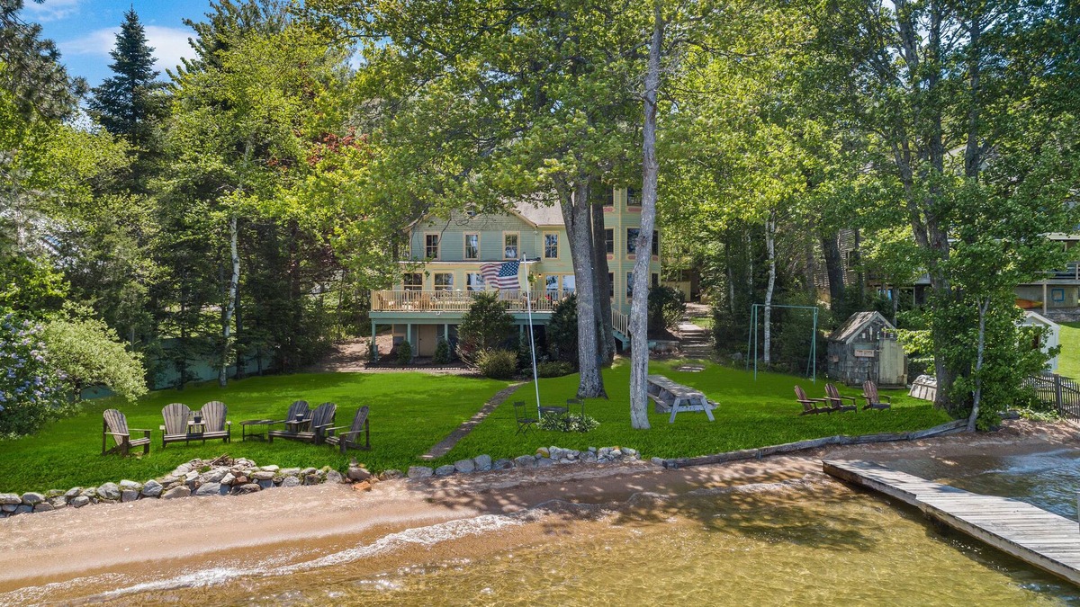 West Alton House | Beachfront Family Retreat On Winnipesaukee - Amazing Long Views