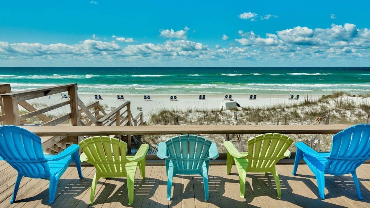 Clipper Cove House | *Beachfront | FREE Beach Service* | Walk to Restaurants