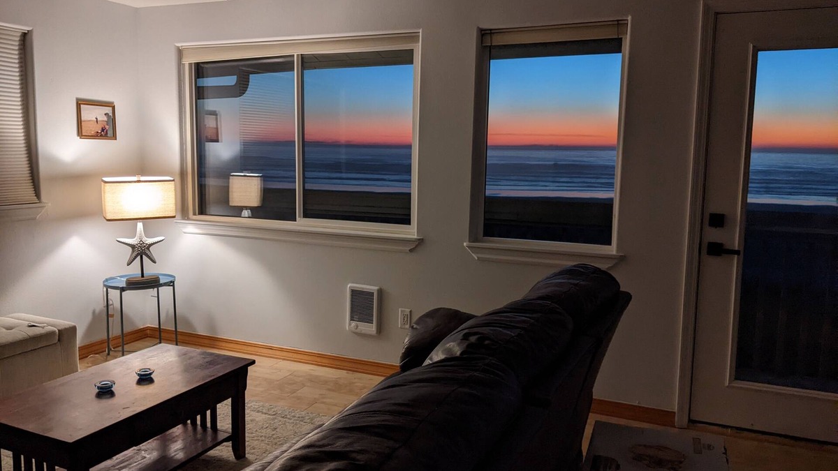 Rockaway Beach Condo | Beachfront Getaway - Stellar Views and Seconds from Town