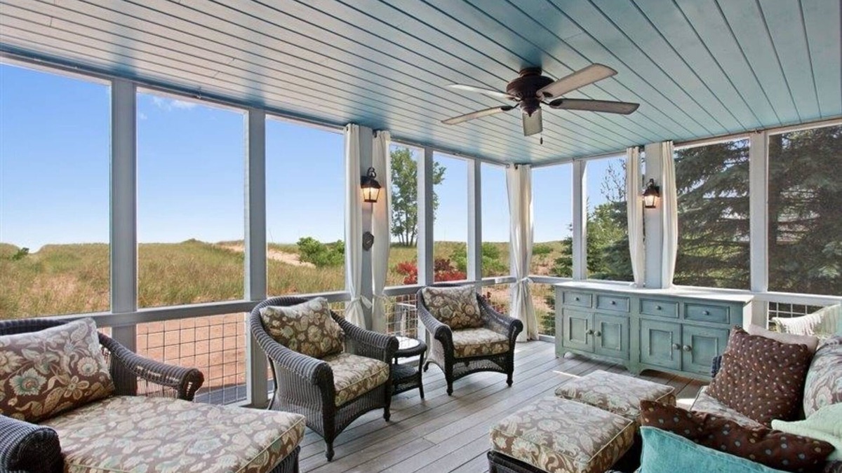 Michigan City House | Beachfront, Gorgeous 5 Bedroom Home in Michigan City, IN (Sleeps 14)