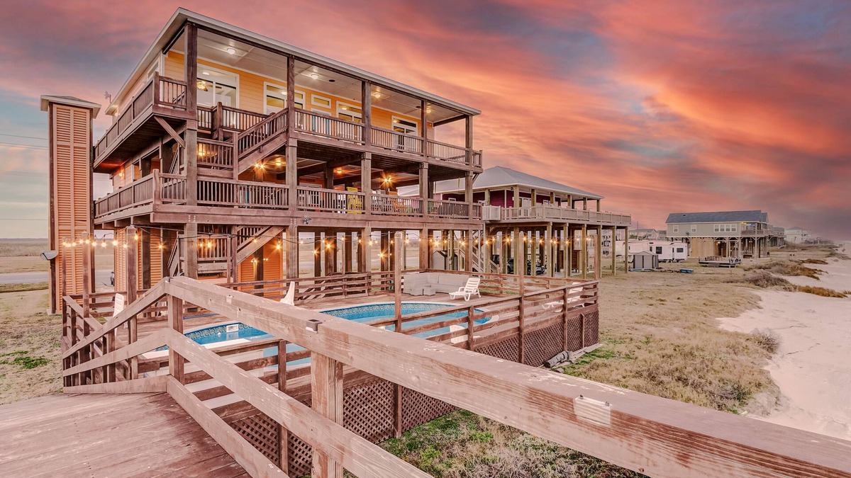 Port Bolivar House | "Beachfront Haven: 2 Homes, 2 Pools | Sleeps 26! "