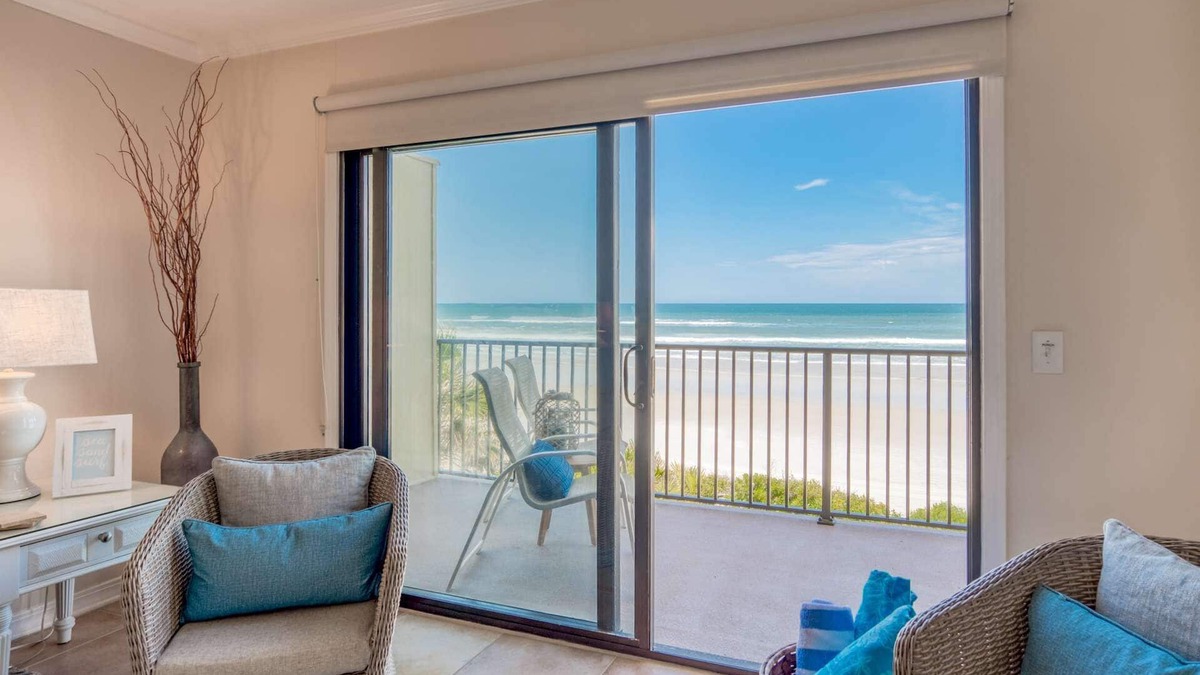 Crescent Beach Condo | BEACHFRONT! Heated Pools, Balcony Sunrise, Pickleball, Fitness Center, Parking, $300 in Free Tickets