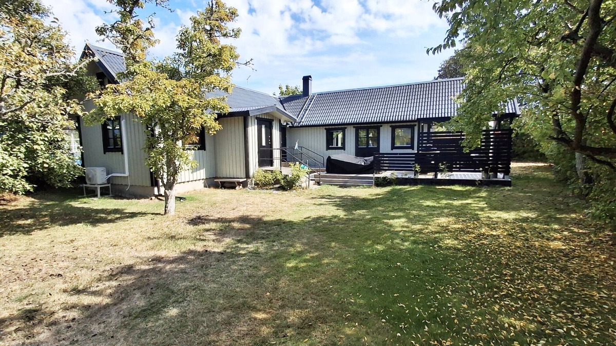 Solvesborg Ski Chalet | Beachfront holiday home with sea view in Sölvesborg | SE03021