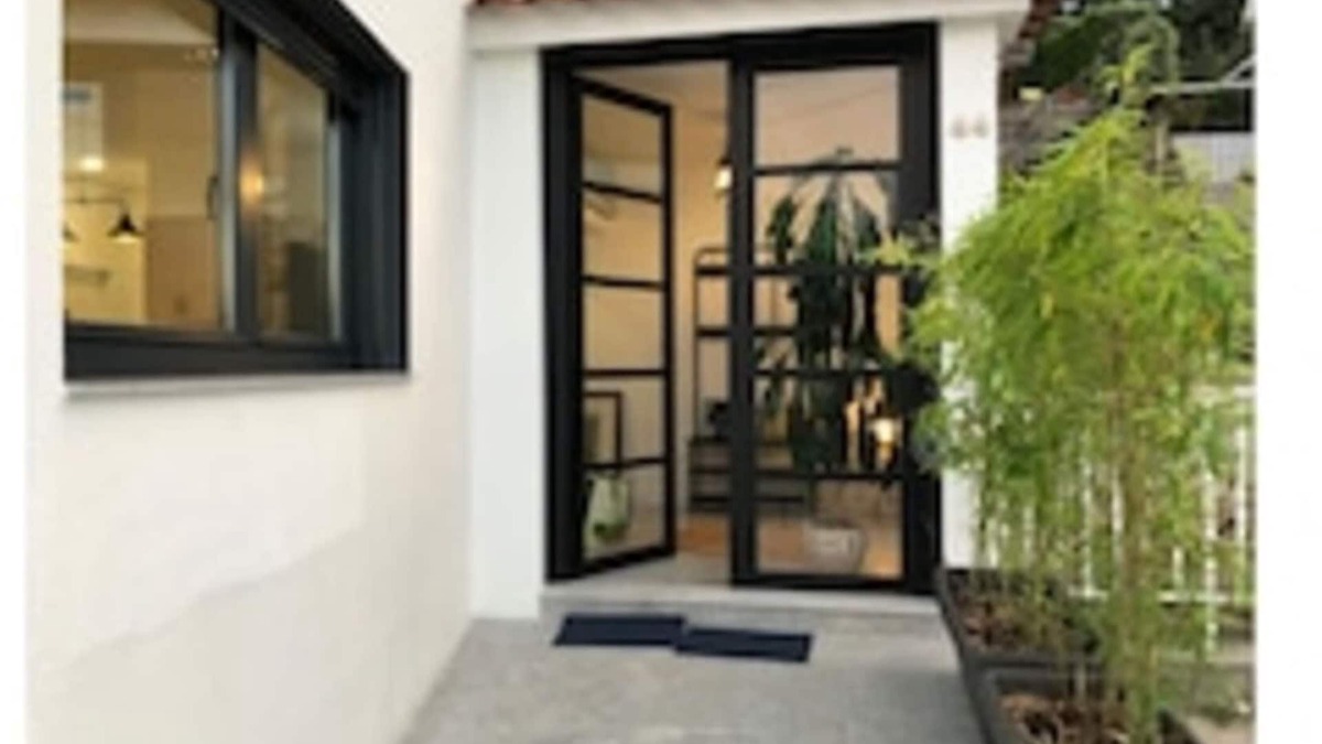 Teis House | Beachfront Home in Arealonga – Direct Access to the Sand, Comfort, and Space