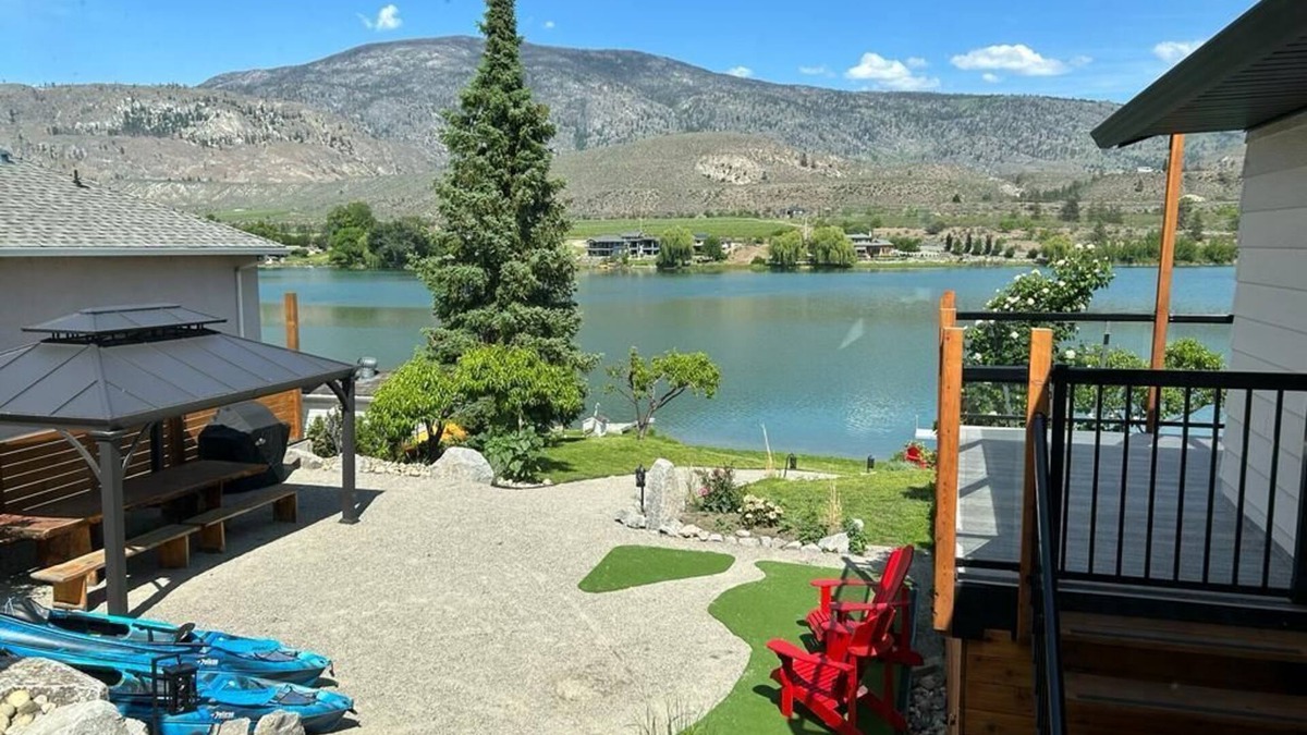 Okanagan-Similkameen House | Beachfront home on Tucelnuit lake in Oliver BC. Surrounded by the best wineries