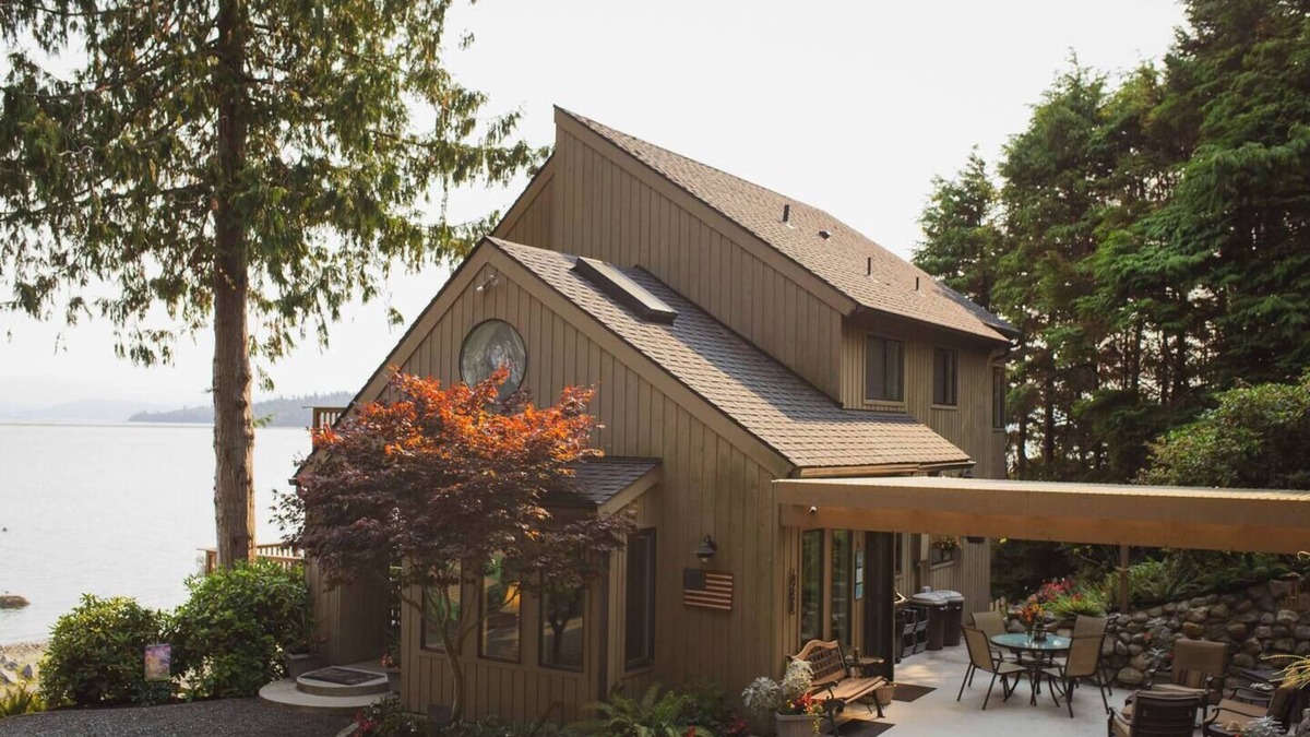 Lummi Island House | Beachfront Home/Panoramic Views