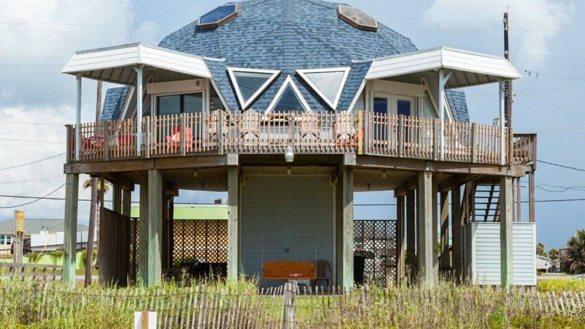 Galveston House | Beachfront Home with Beautiful Views