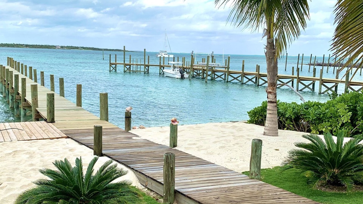 Hope Town House | Beachfront House Private Dock & Beach Tahiti Beach House - Hope Town 5 STAR