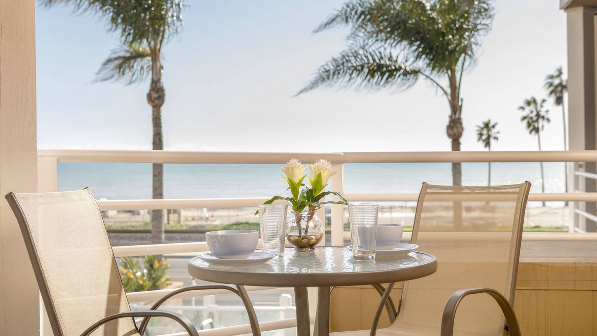Capistrano Beach Hotel | Beachfront Inn and Suites at Dana Point