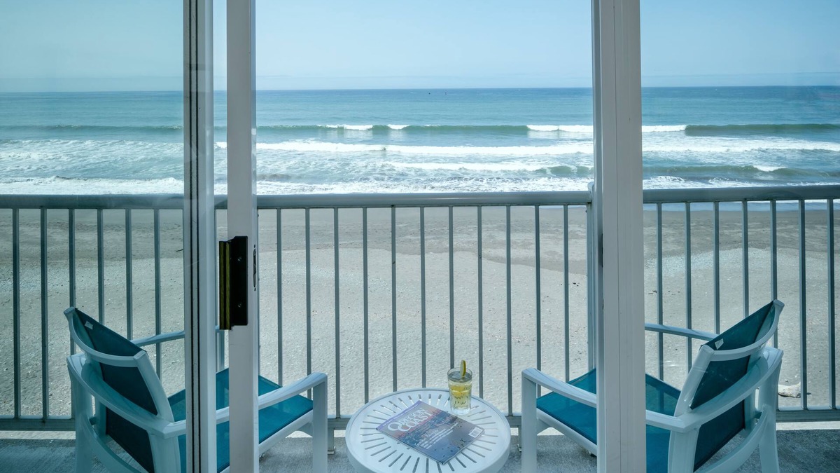 Harbor Hotel | Beachfront Inn