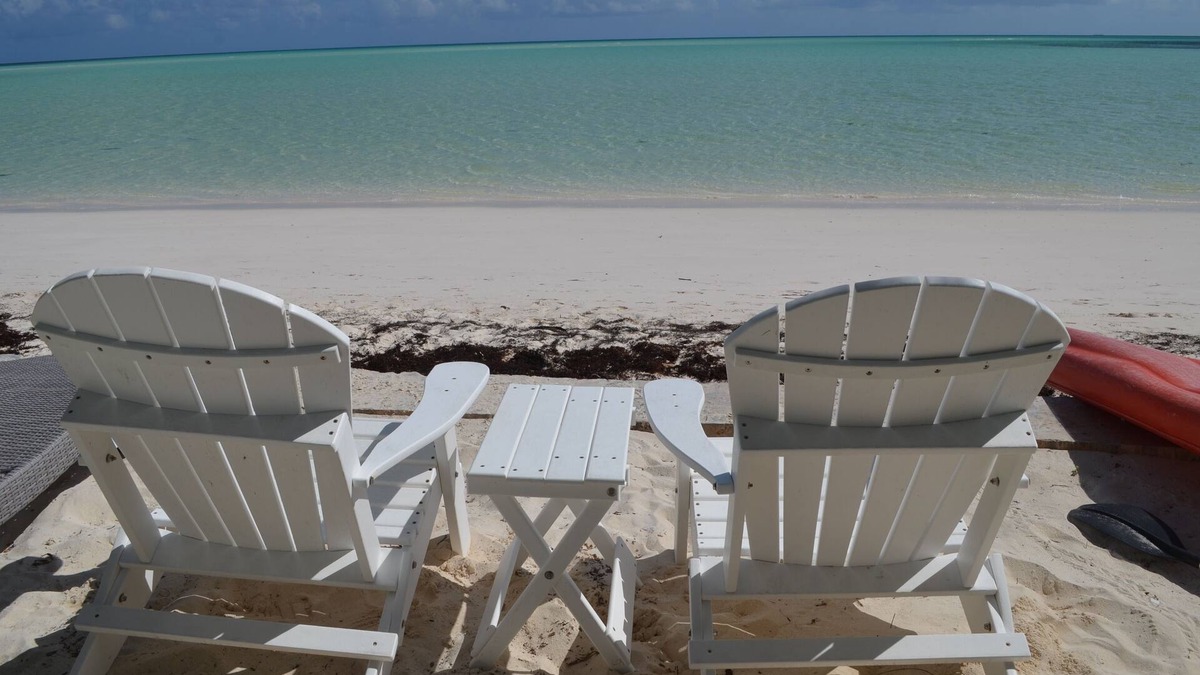Spanish Wells Apartment | Beachfront large one bedroom studio, adjoining studio can be added to make 2/2.