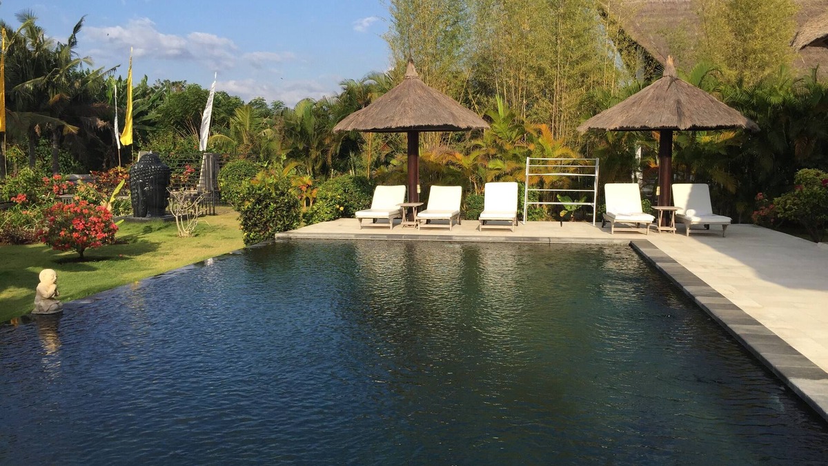 Umeanyar Villa | Beachfront Luxurious Villa with pool in Lovina