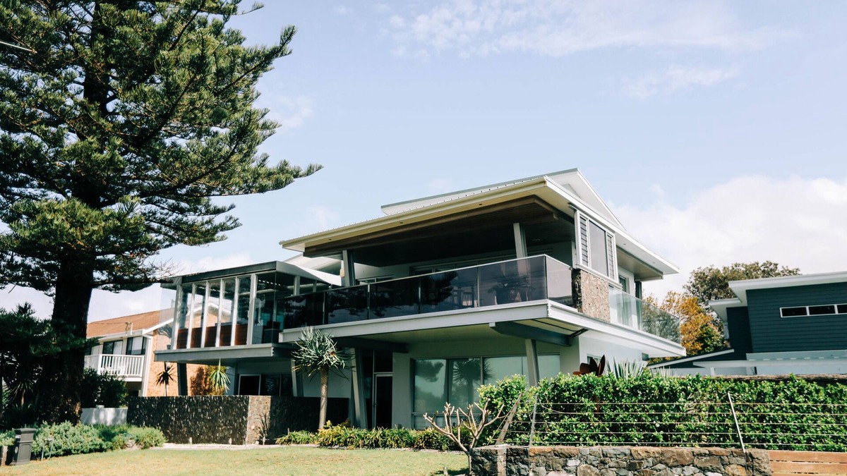 Werri Beach House | Beachfront Luxury Home - SALTASH