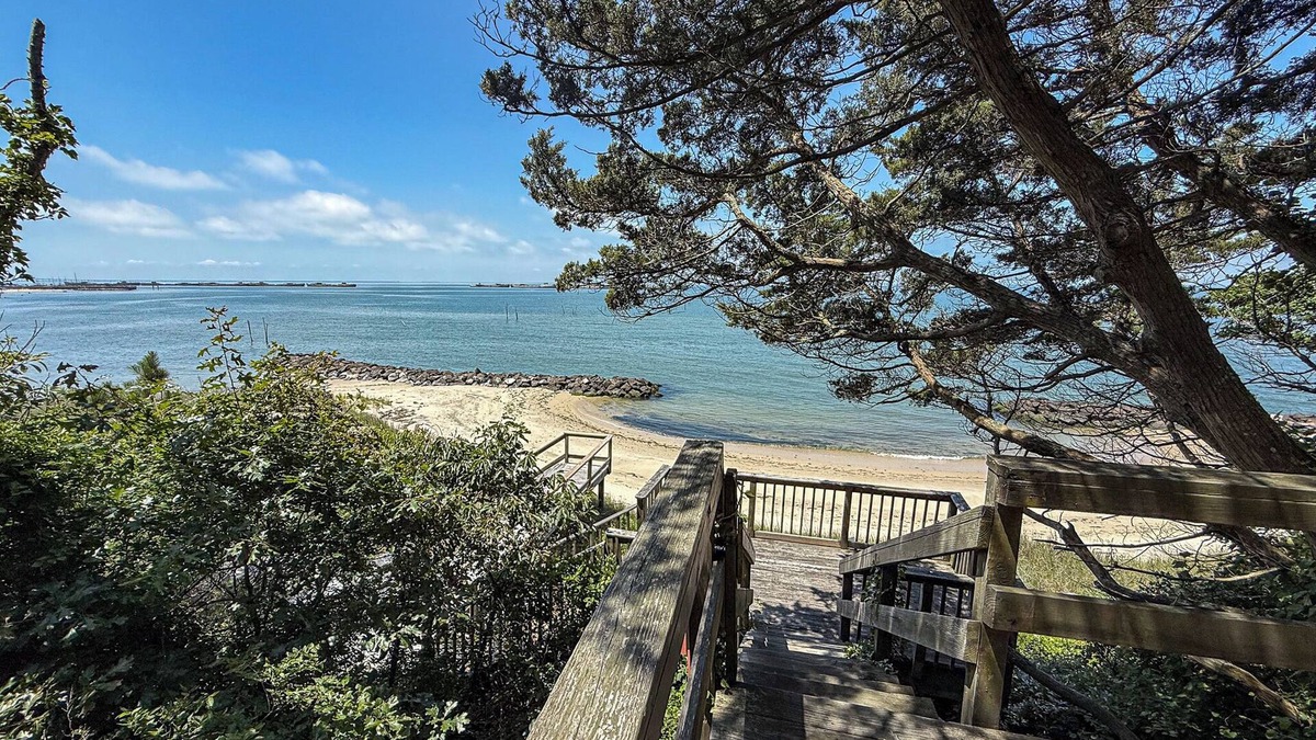 Cape Charles House | Beachfront Luxury Home w/Fabulous Garden & Sunset Views!