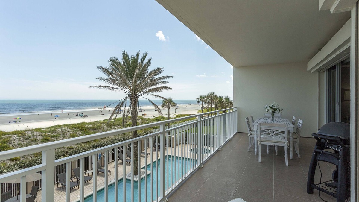 Jacksonville Beach Condo | BEACHFRONT.Mayo Clinic. Sawgrass TPC Players Cup.5 star reviews