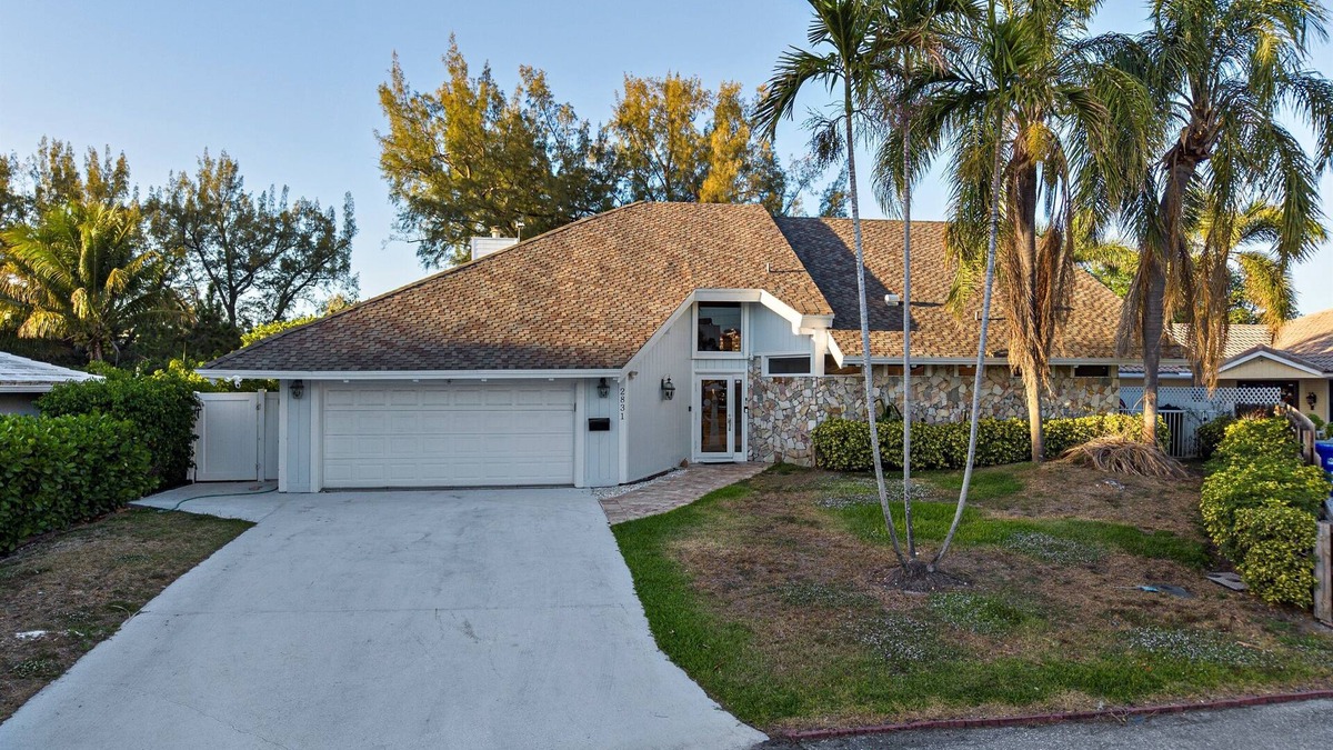 Pompano Beach Villa | Beachfront Oasis w/Htd Pool Cinema Game-Room Tiki