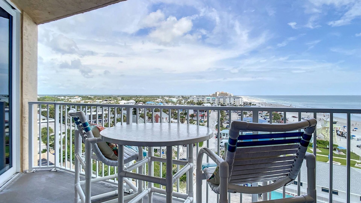 Horton Shores Condo | Beachfront Oceanview Unit - Pool & Steps to Flagler Ave