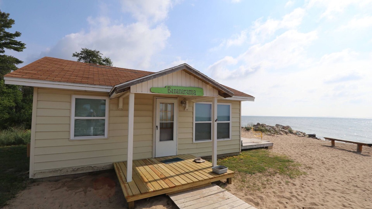 Oscoda Resort | Beachfront on Lake Huron!!