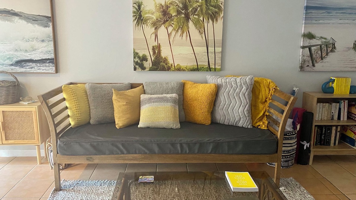 Torquay Apartment | BEACHFRONT On The Esplanade - Bay Views - Spacious Ground Floor unlimitedWIFI