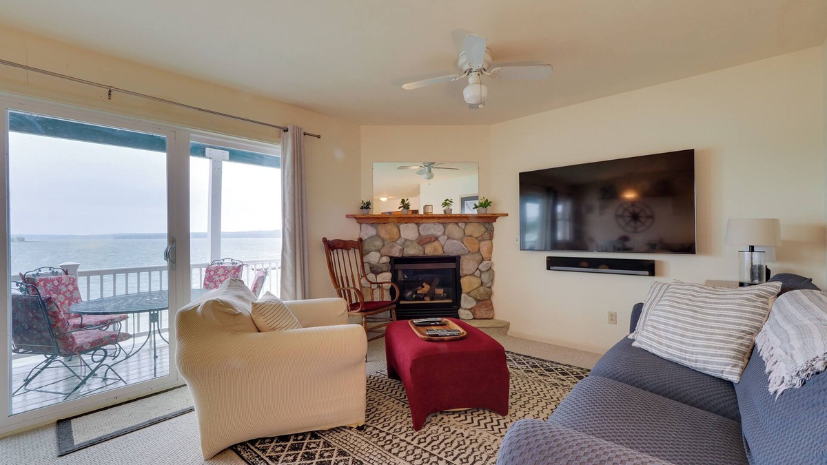 Onekama Condo | Beachfront Onekama Vacation Rental w/Balcony!