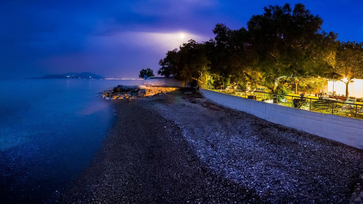 Kato Diminio Villa | Beachfront Paradise Retreat