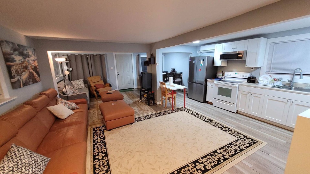 East Ocean View Cottage | Beachfront paradise, relaxed, pet friendly