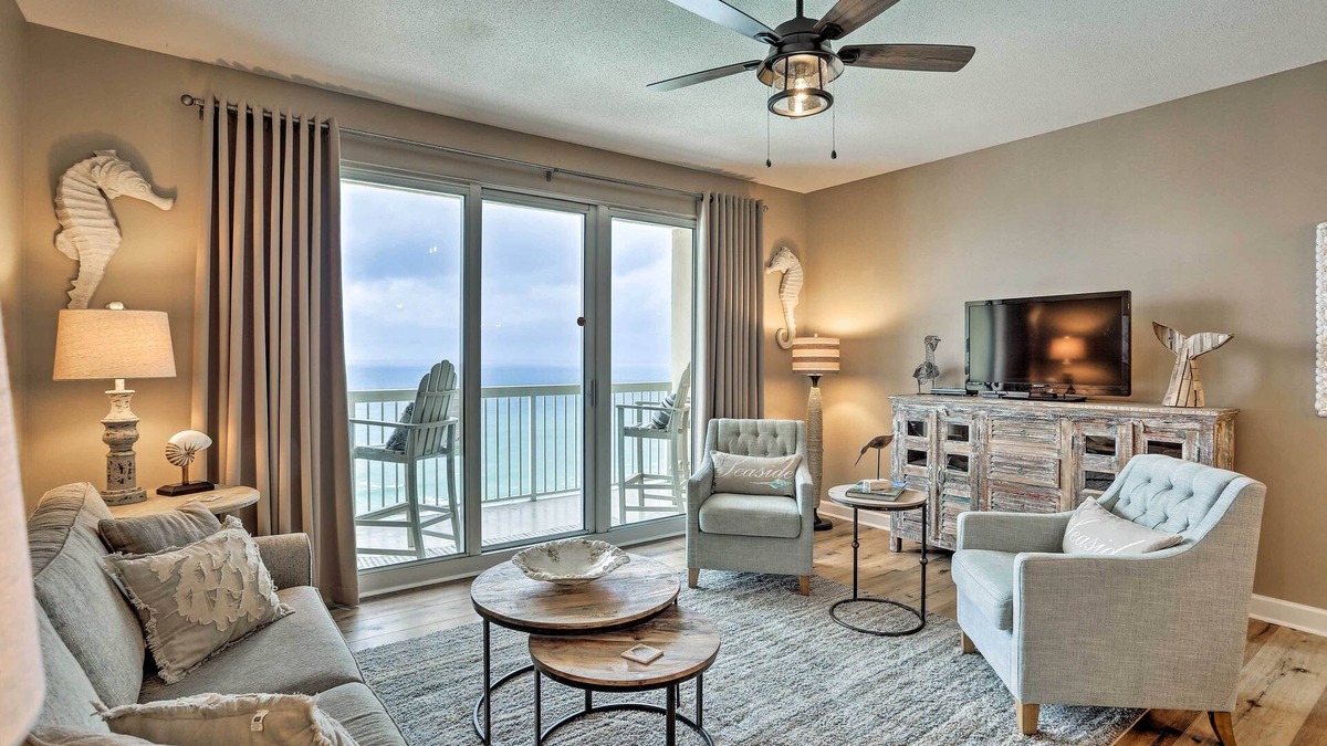 Lower Grand Lagoon Condo | Beachfront PCB Condo w/Resort Pool, Gym & Hot Tub