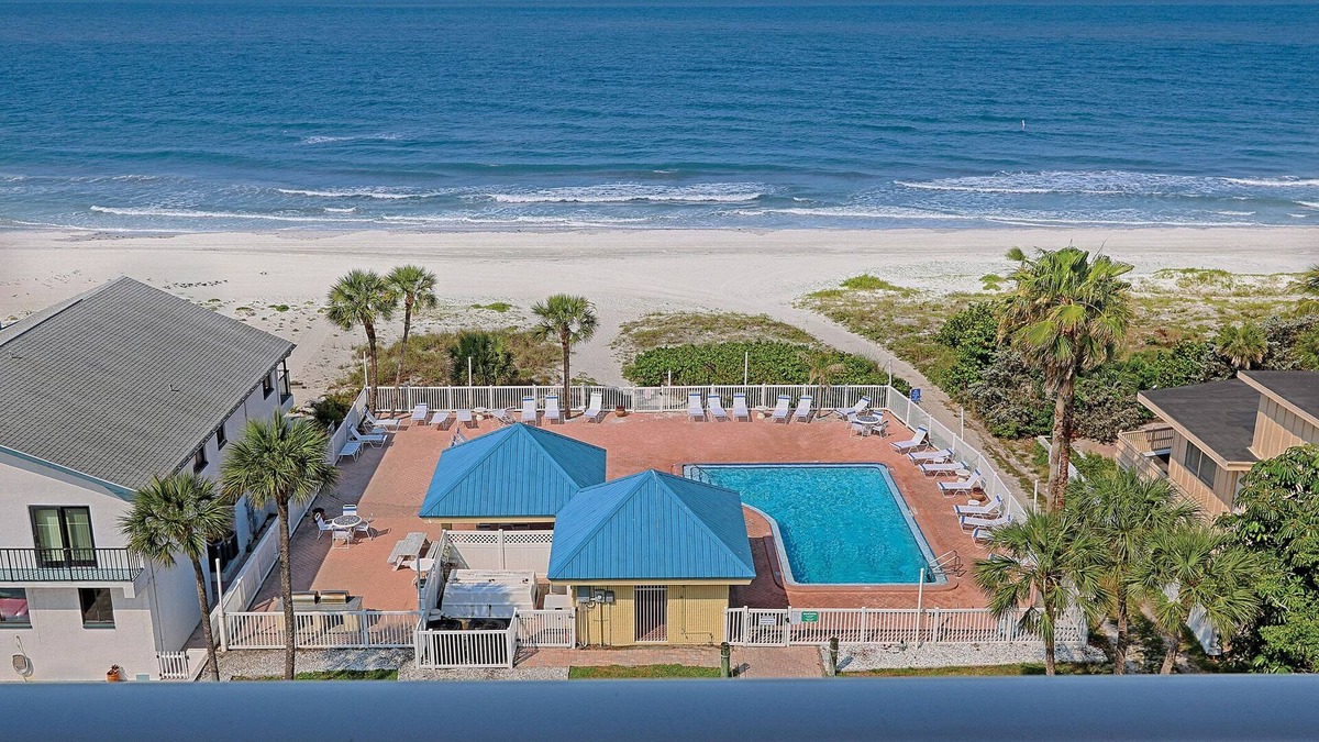 Redington Shores Condo | BeachFront Penthouse, Paradise found. Pet Friendly, 2nd condo avail see 1070120